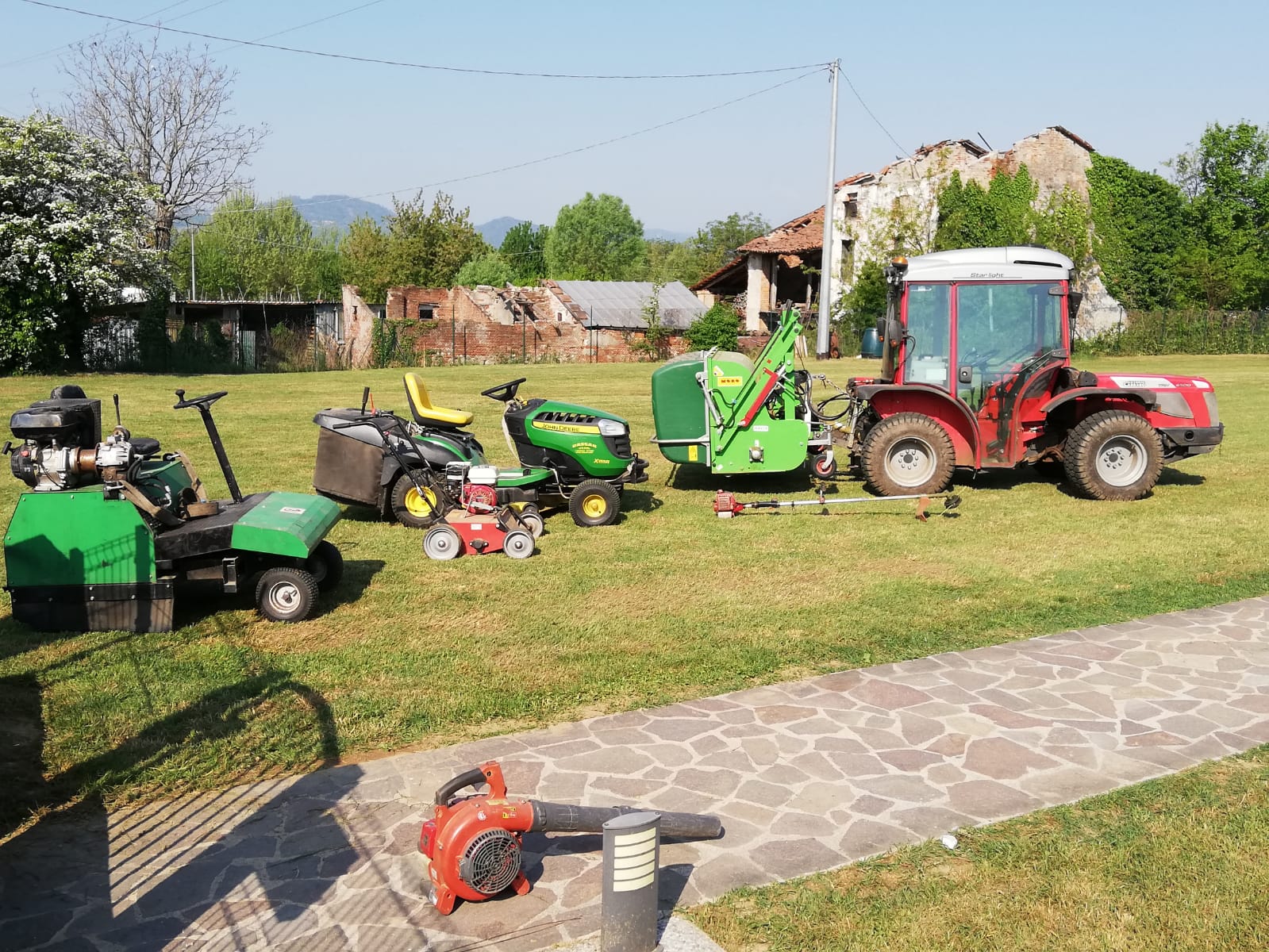 Attrezzature per arieggiatura tappeti erbosi